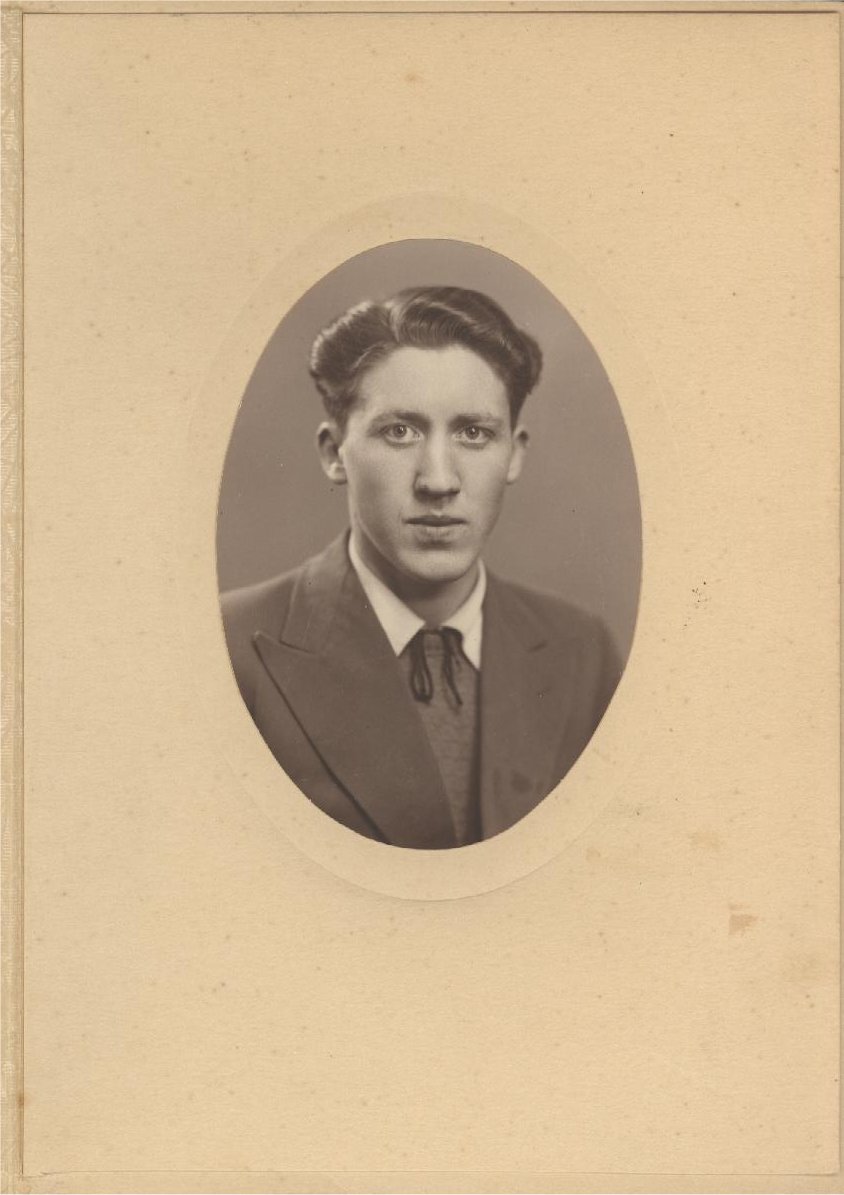 Arvid Utnes :: Bilete av far min som ung mann